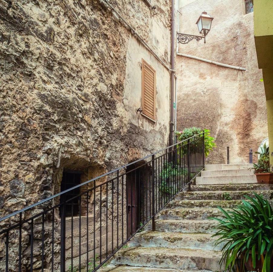 Villa La Residenza Dei Papi à Papigno Extérieur photo