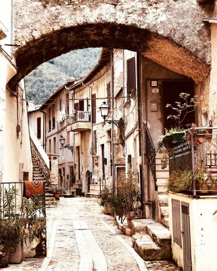Villa La Residenza Dei Papi à Papigno Extérieur photo